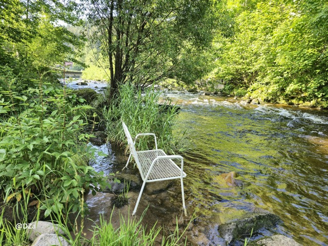 Tag2: Bank am Bach f&uuml;r Bierpause
