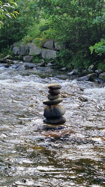 Tag3: Steindaube gebaut vor dem Hotel