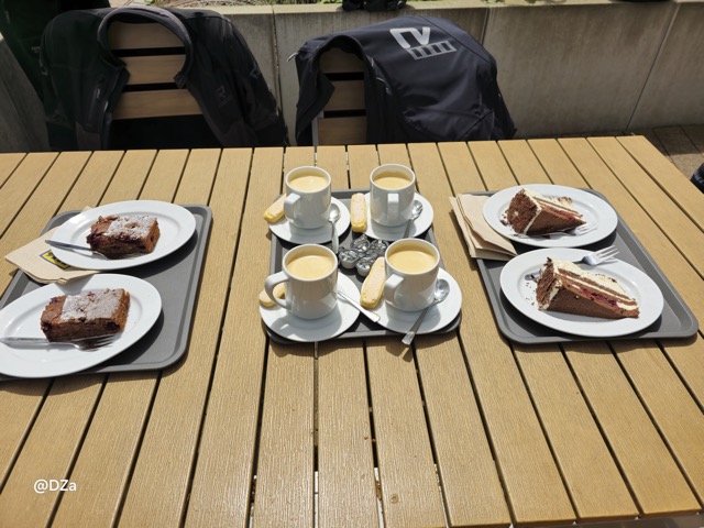 Tag4: Pause mit Kuchen
